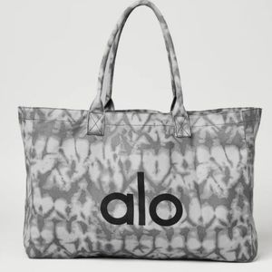 ALO Yoga Tie Dye Gym Tote Bag